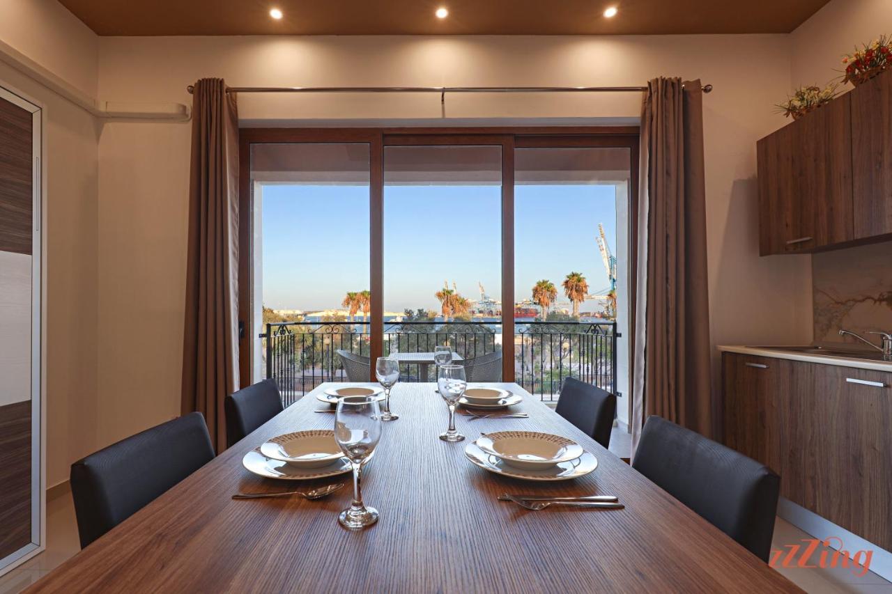 Luxurious Duplex Seafront W Amazing Sea Views Apartment *