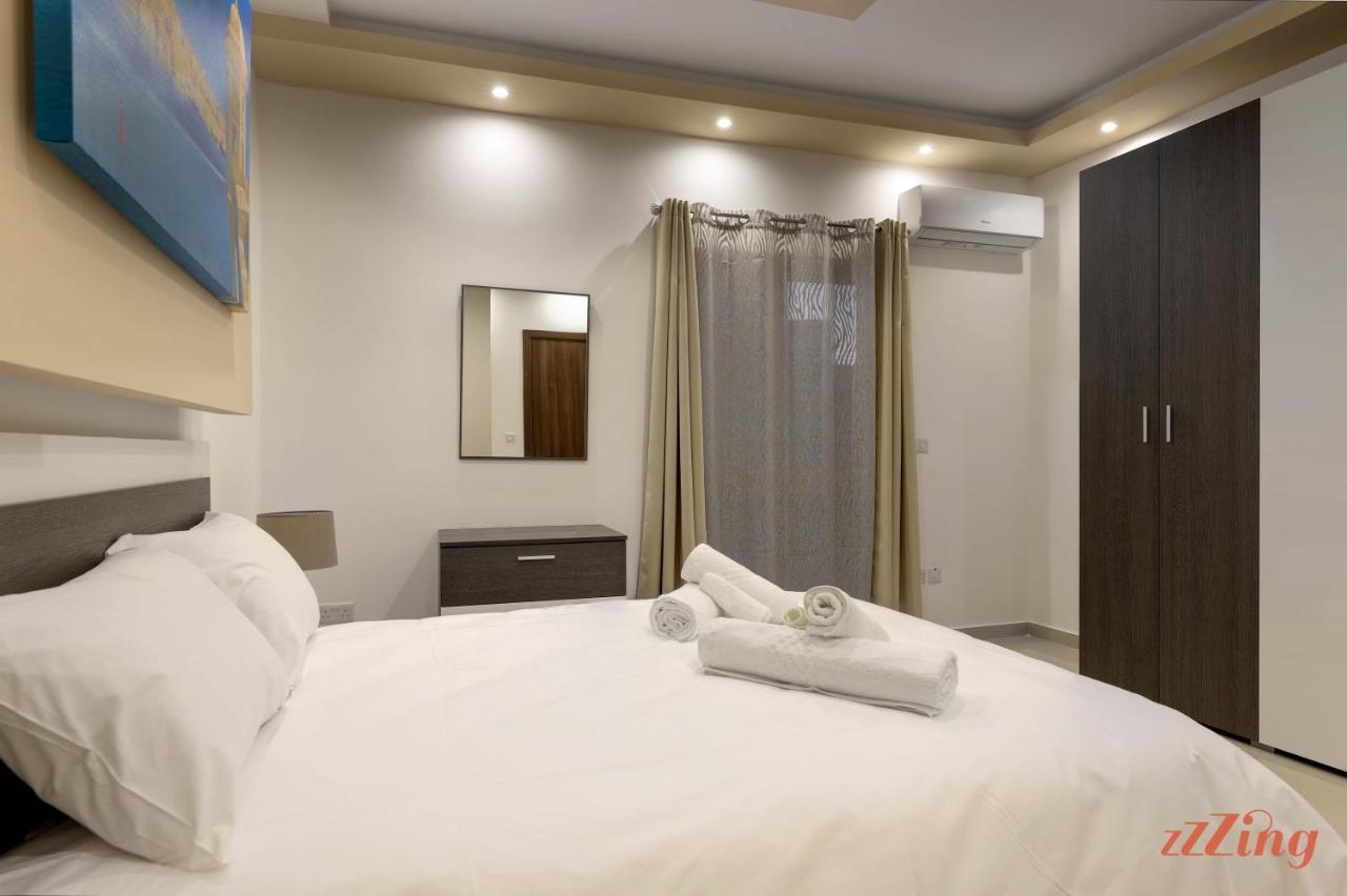 Luxurious Duplex Seafront W Amazing Sea Views * Birżebbuġa